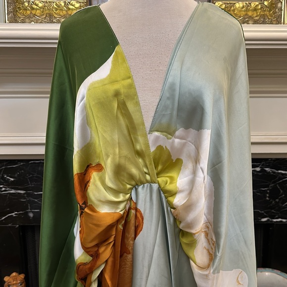 NWT silky print kimono/yukata. Green print! - Picture 2 of 4